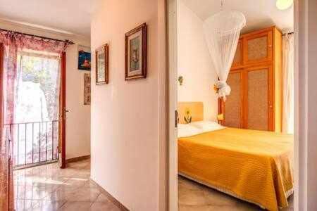 Gocce Villas - Sunshine Villa มัสซาลูเบรนเซ ภายนอก รูปภาพ